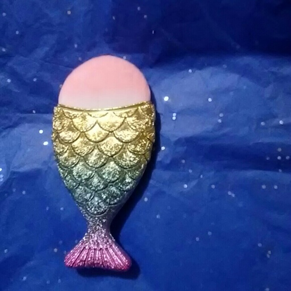 *Host Pick* Ombre Mermaid Tail Foundation Brush - Picture 3 of 4